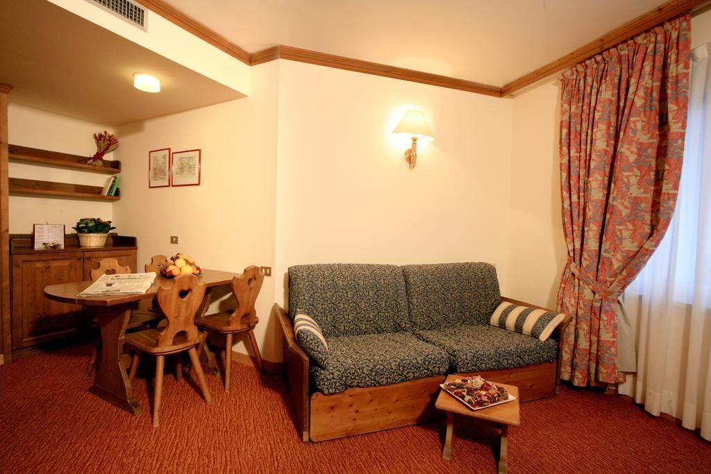 Hotel Alaska Cortina Cortina d'Ampezzo Zimmer foto